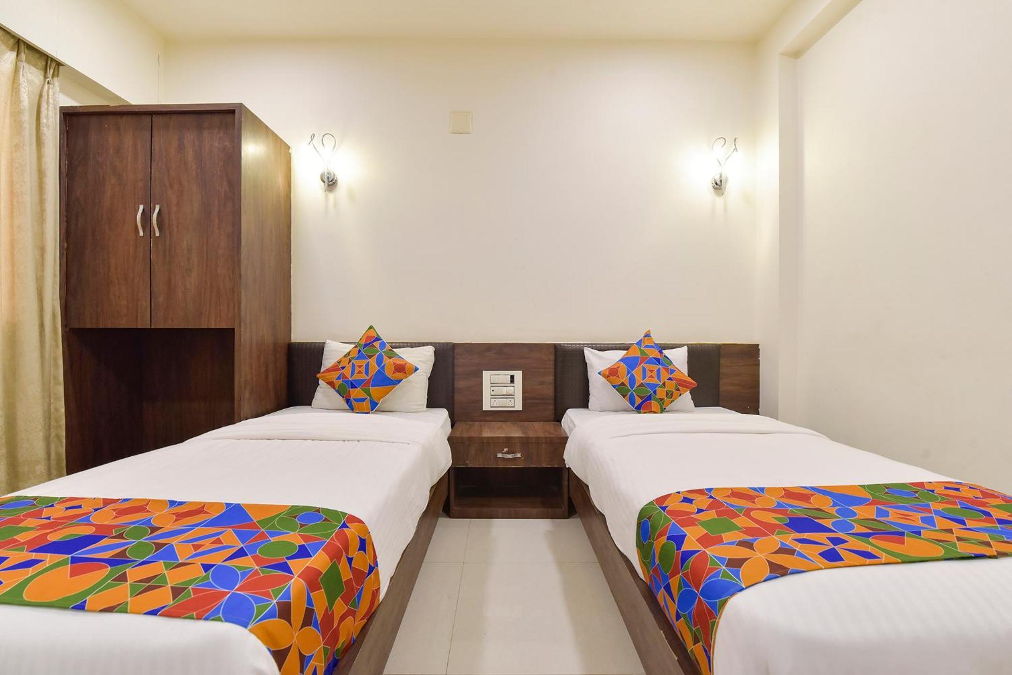 Fabhotel A1 Plaza 아흐메다바드 외부 사진