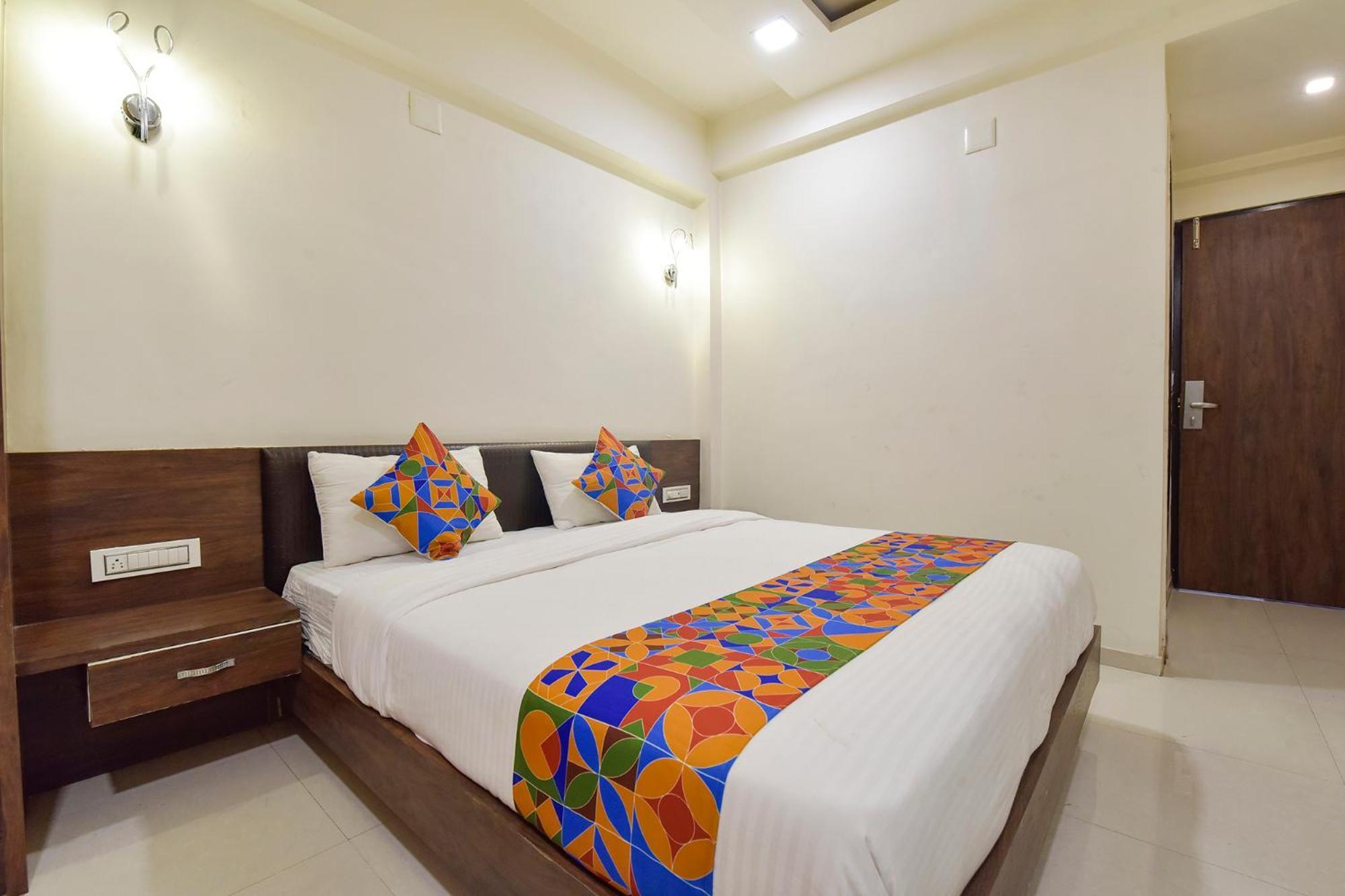Fabhotel A1 Plaza 아흐메다바드 외부 사진