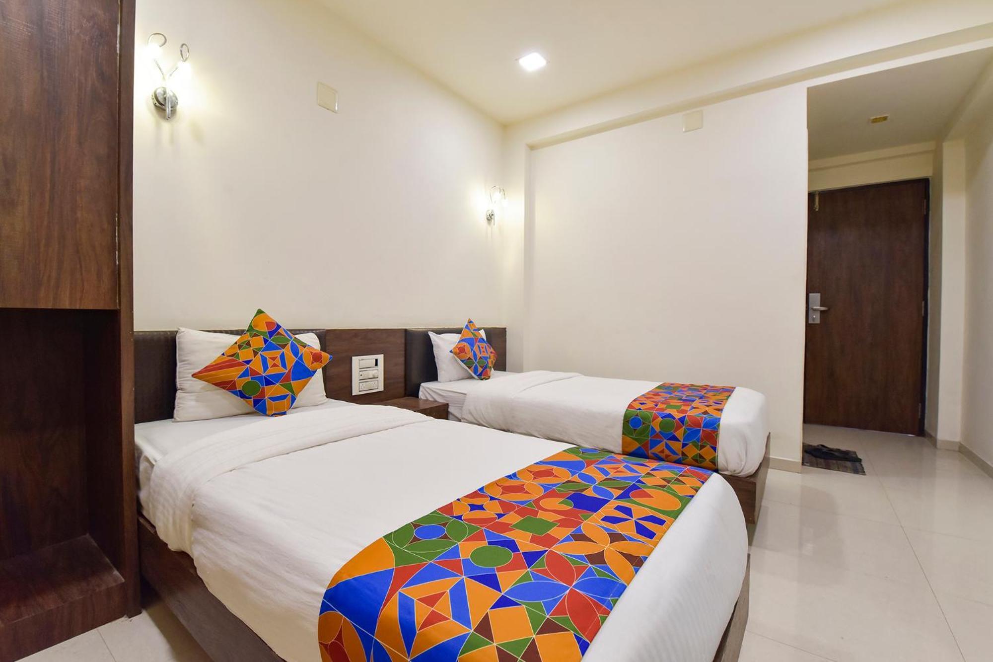 Fabhotel A1 Plaza 아흐메다바드 외부 사진