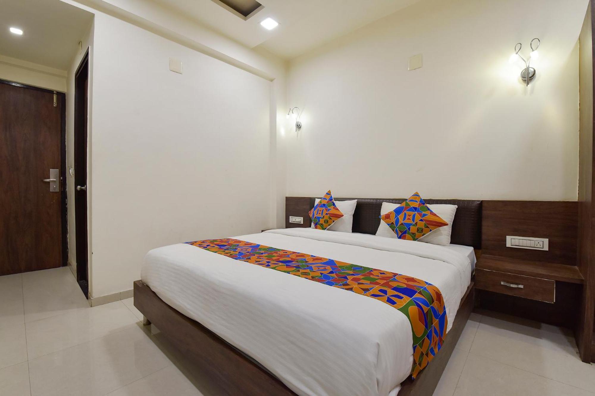 Fabhotel A1 Plaza 아흐메다바드 외부 사진