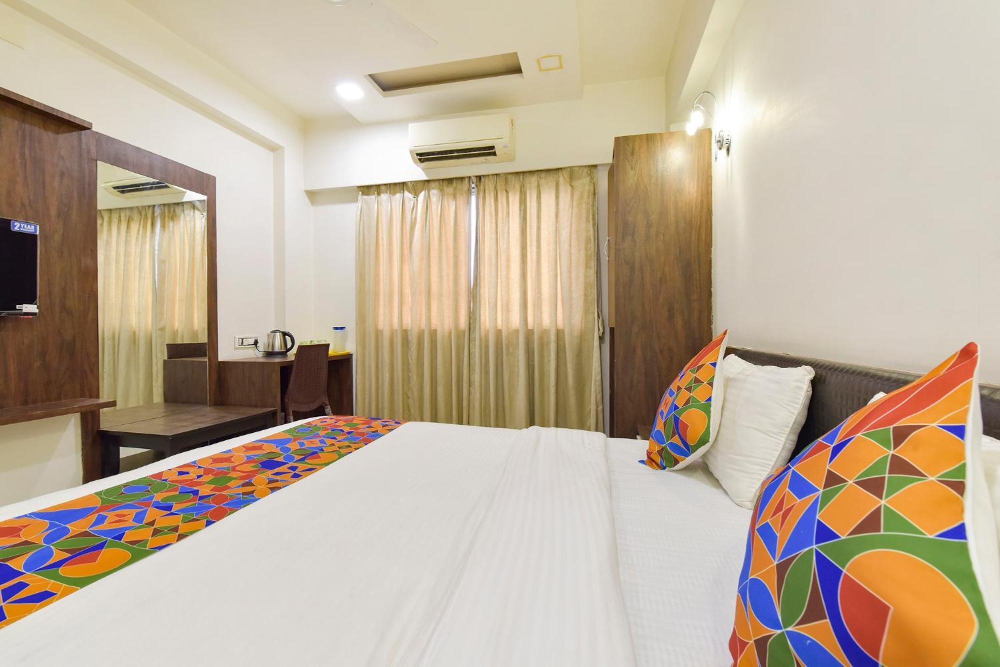 Fabhotel A1 Plaza 아흐메다바드 외부 사진